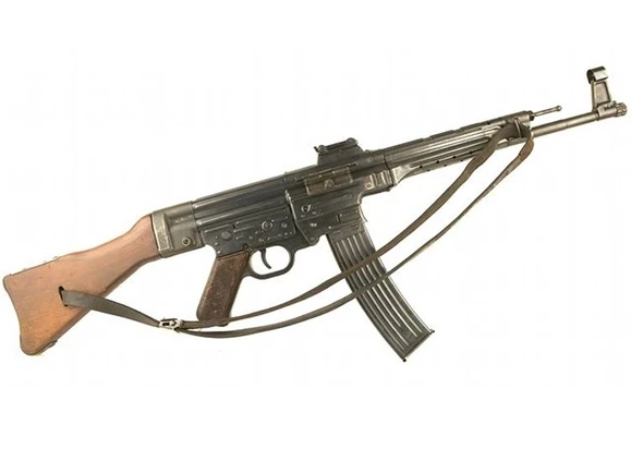 Replika puška StG 44 s popruhem